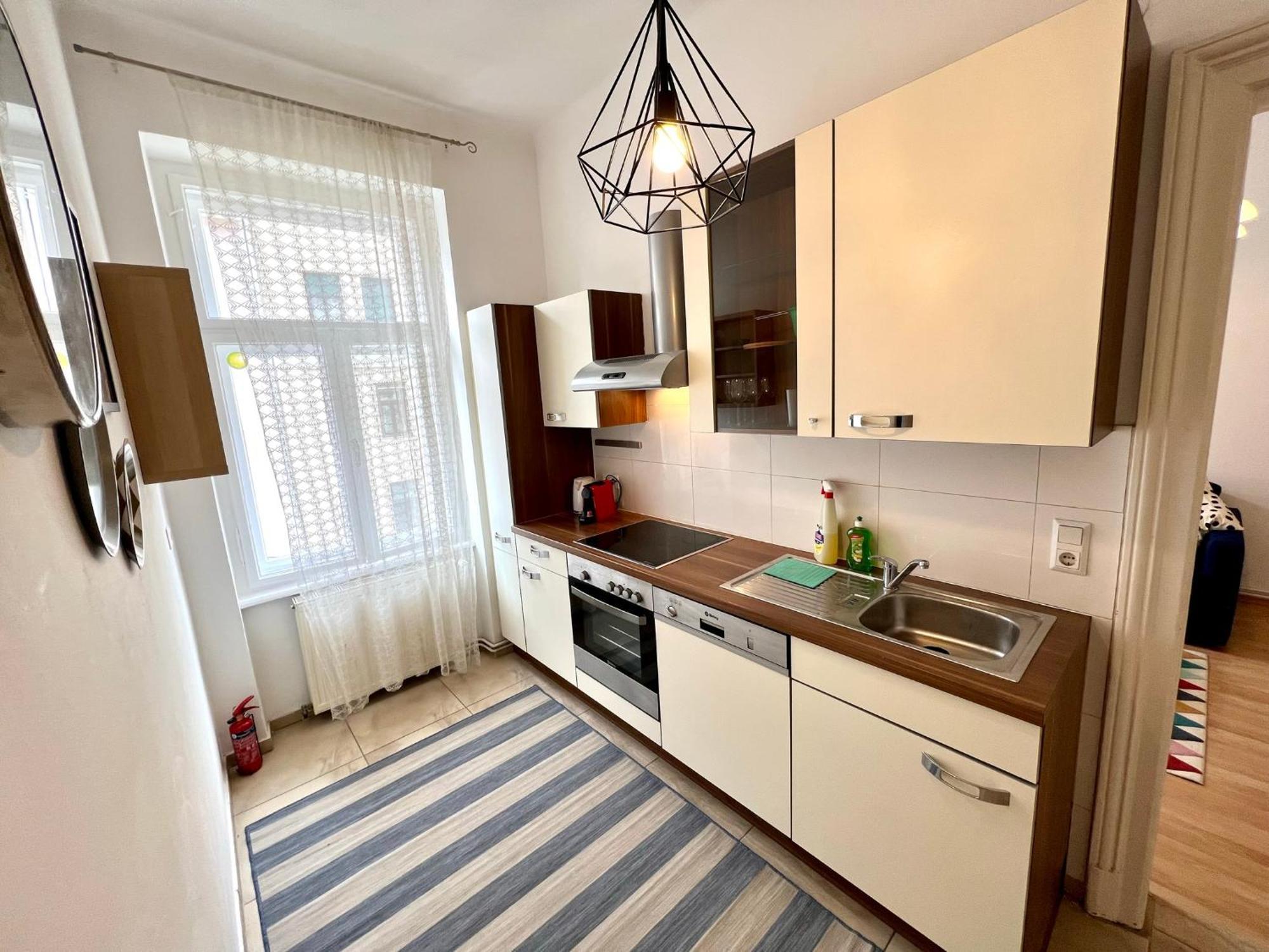 Cozy City Retreat - By Nahuen Suites Graz Exterior photo